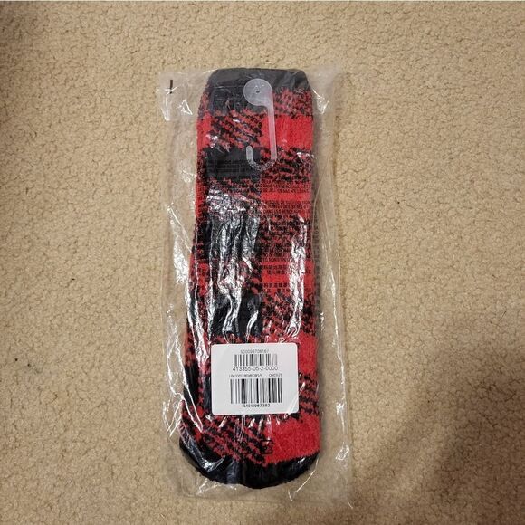 NWT Old Navy cozy crew/red/black thick socks - Picture 3 of 4
